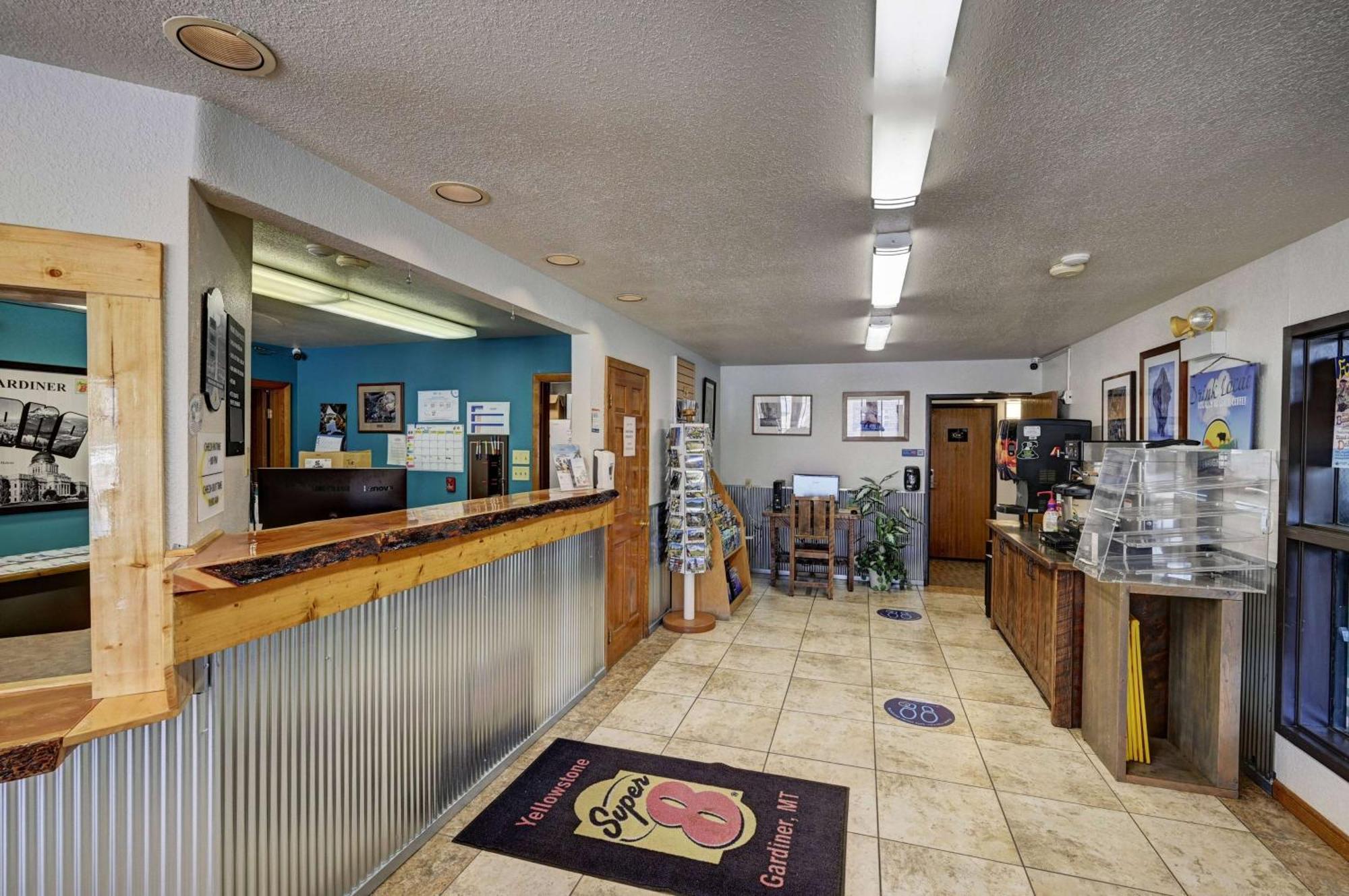Hotel Super 8 By Wyndham Gardiner/yellowstone Park Area 2*
