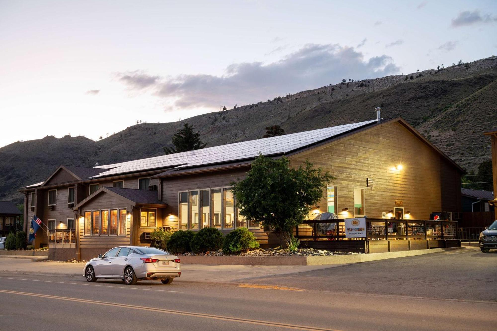 Super 8 By Wyndham Gardiner/yellowstone Park Area Hotel