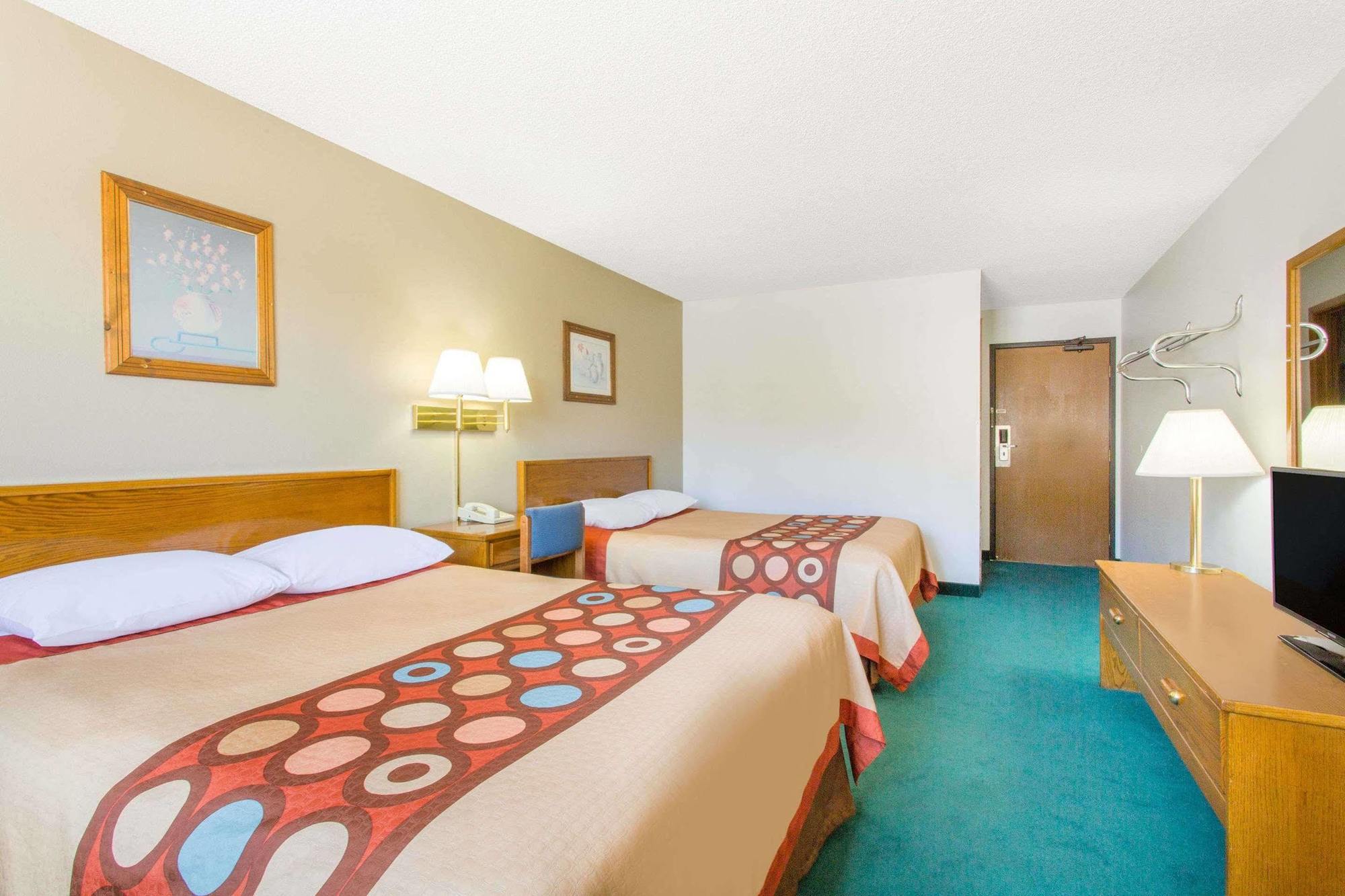 Super 8 By Wyndham Gardiner/yellowstone Park Area Hotel