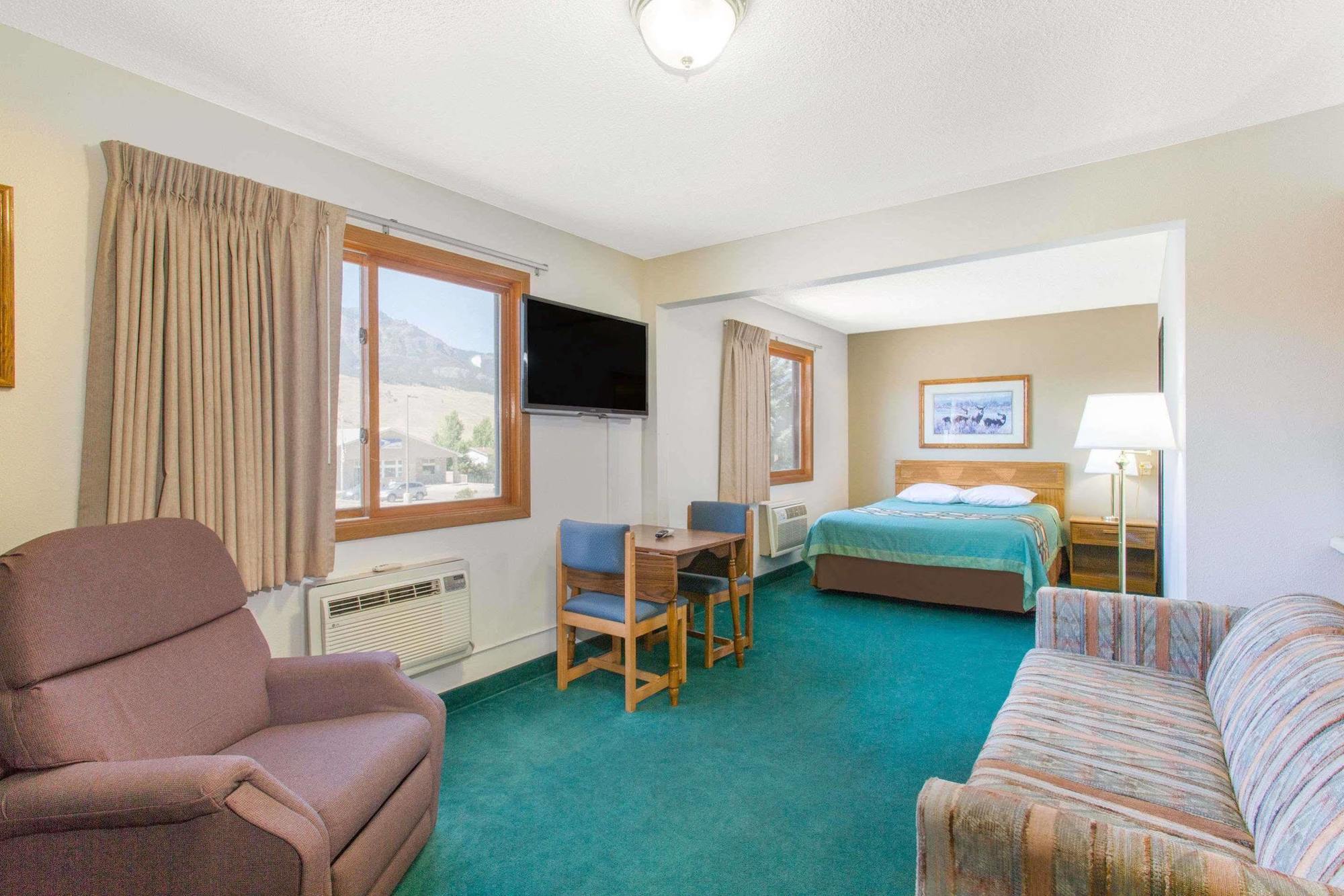 Super 8 By Wyndham Gardiner/yellowstone Park Area Hotel